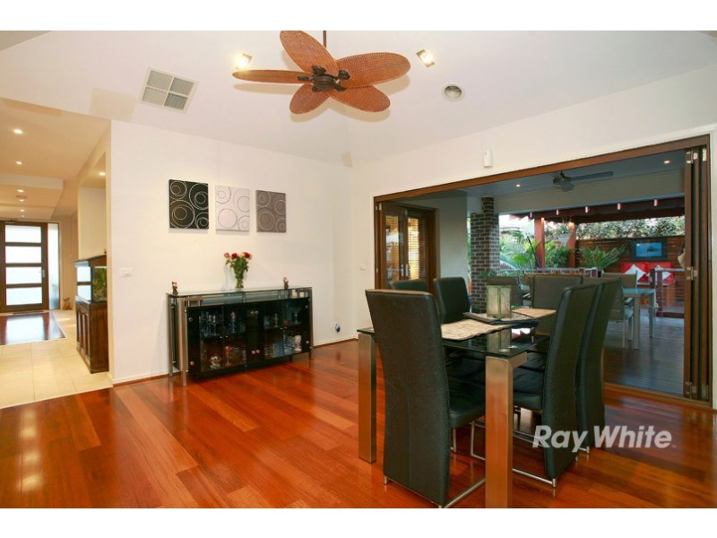 5 Phoenix Avenue, Cranbourne North VIC 3977