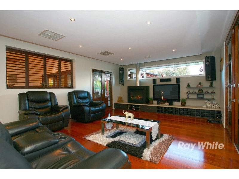 5 Phoenix Avenue, Cranbourne North VIC 3977