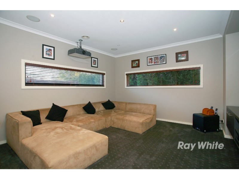 5 Phoenix Avenue, Cranbourne North VIC 3977