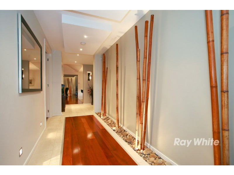 5 Phoenix Avenue, Cranbourne North VIC 3977