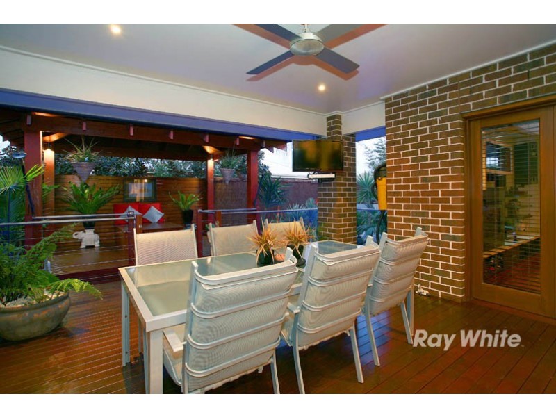 5 Phoenix Avenue, Cranbourne North VIC 3977