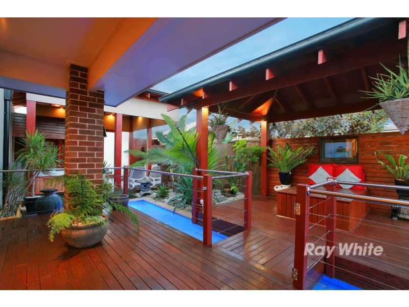 5 Phoenix Avenue, Cranbourne North VIC 3977