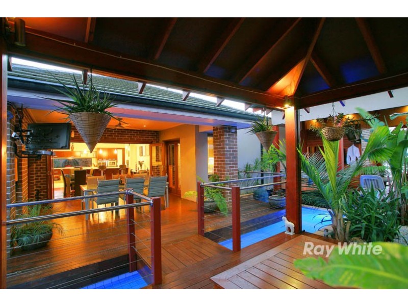 5 Phoenix Avenue, Cranbourne North VIC 3977