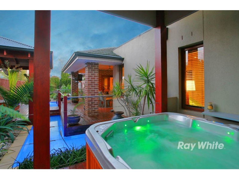 5 Phoenix Avenue, Cranbourne North VIC 3977