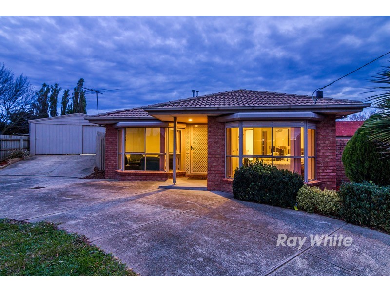 16 Manisa Place, Cranbourne West VIC 3977