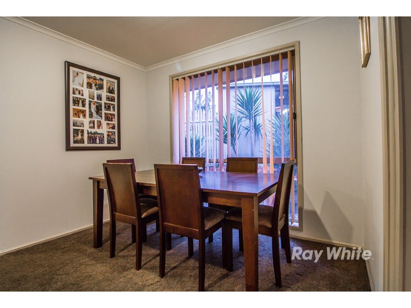 16 Manisa Place, Cranbourne West VIC 3977