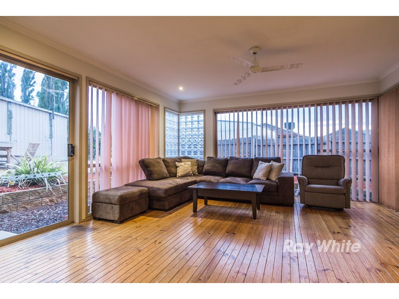 16 Manisa Place, Cranbourne West VIC 3977