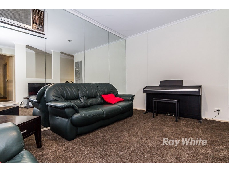 16 Manisa Place, Cranbourne West VIC 3977