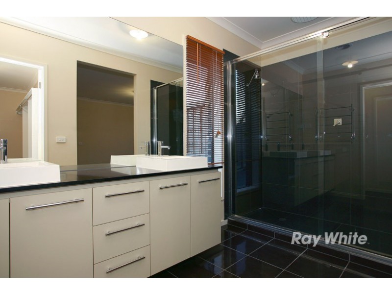 31 Mermaid Grove, Lyndhurst VIC 3975