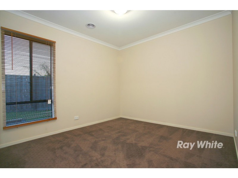 31 Mermaid Grove, Lyndhurst VIC 3975