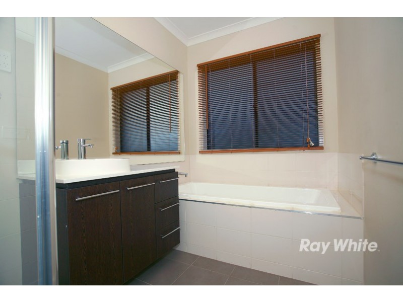 31 Mermaid Grove, Lyndhurst VIC 3975