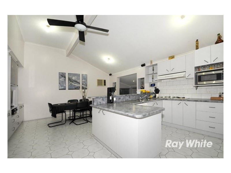 14 Lupin Court, Cranbourne North VIC 3977