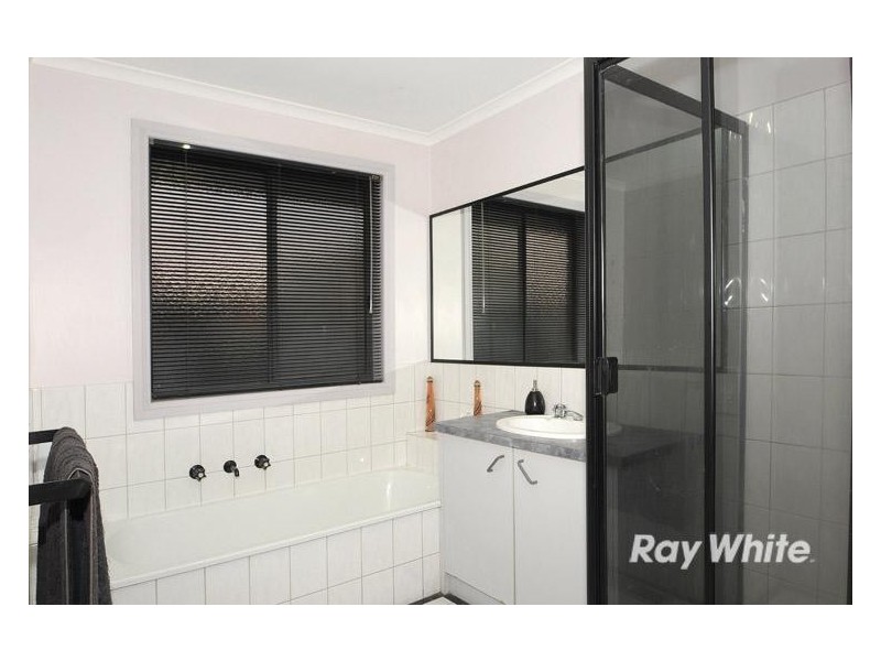 14 Lupin Court, Cranbourne North VIC 3977