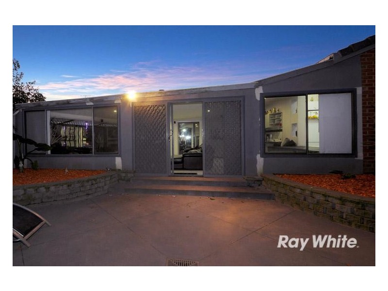 14 Lupin Court, Cranbourne North VIC 3977