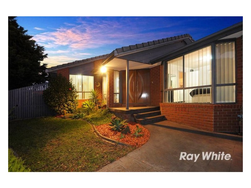 14 Lupin Court, Cranbourne North VIC 3977