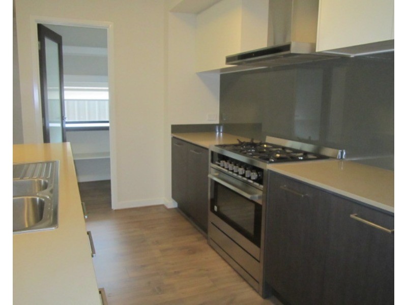 40 Karabair Street, Clyde North VIC 3978