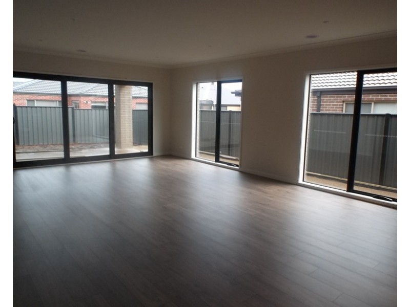 40 Karabair Street, Clyde North VIC 3978