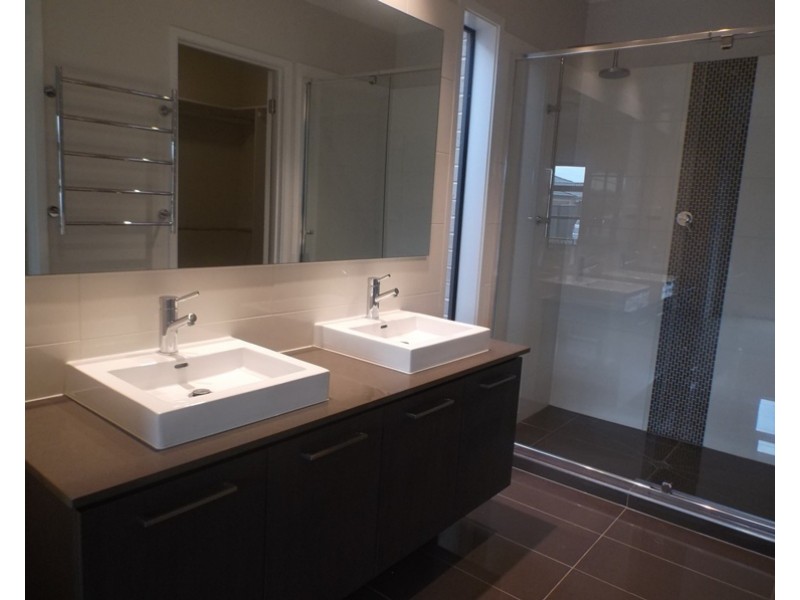 40 Karabair Street, Clyde North VIC 3978