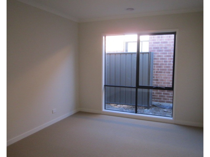 45 Karabair Street, Clyde North VIC 3978