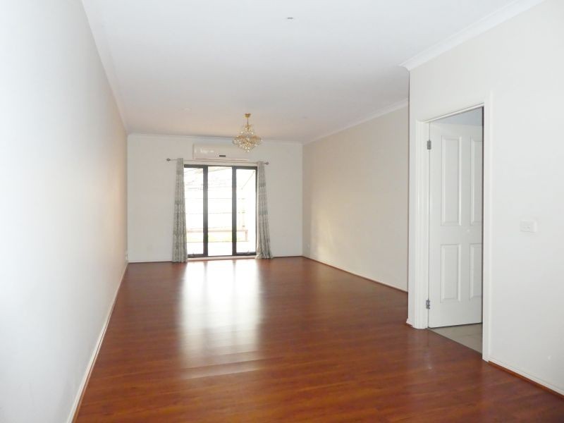 1/16 Sedgwick Court, Lynbrook VIC 3975