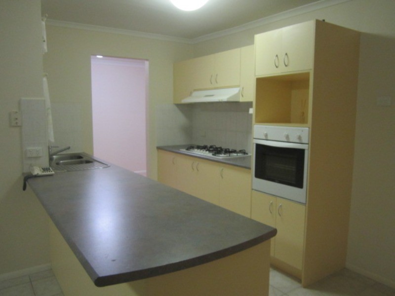 8 Roebourne Mews, Cranbourne East VIC 3977