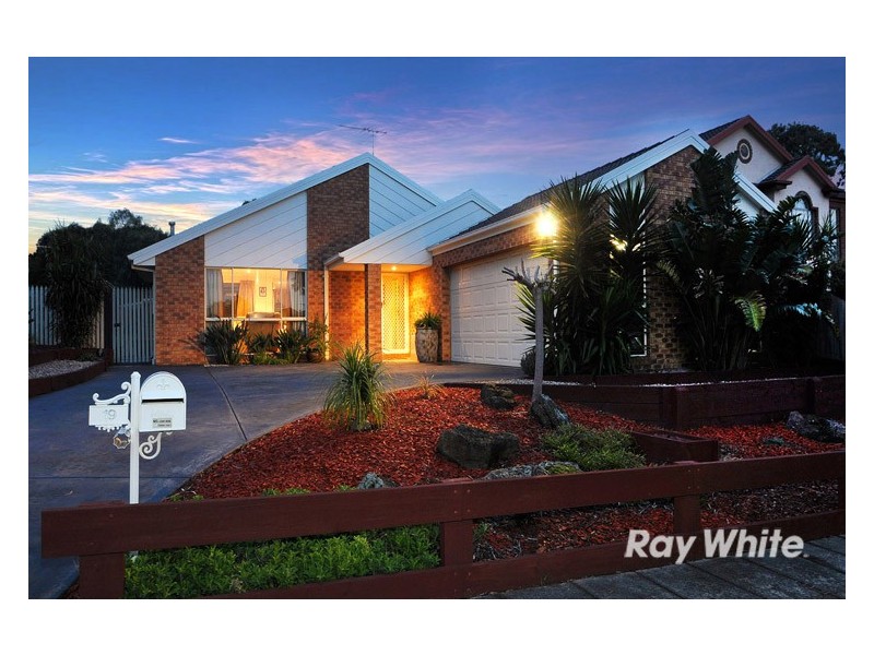 19 Henry Lawson Drive, Lynbrook VIC 3975