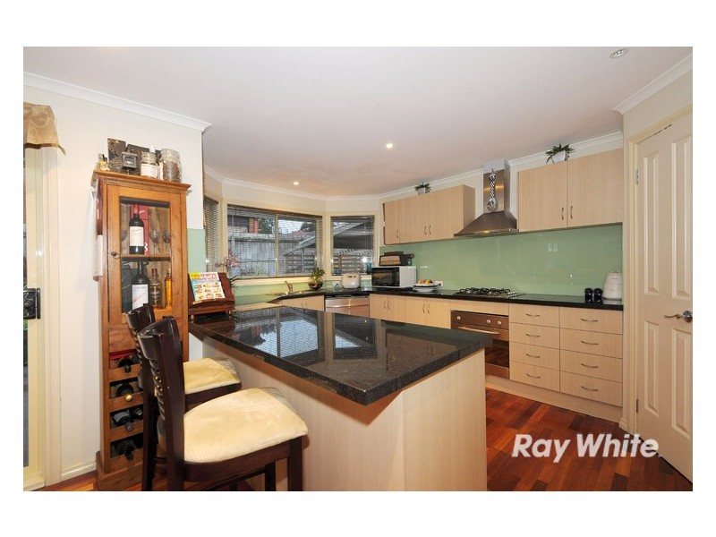 19 Henry Lawson Drive, Lynbrook VIC 3975