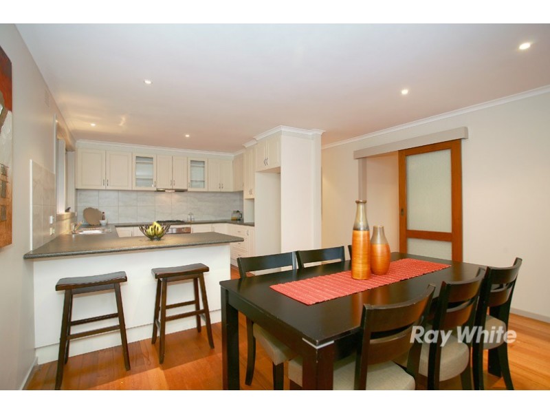 5 Eddington Place, Endeavour Hills VIC 3802