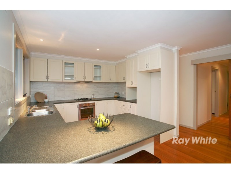 5 Eddington Place, Endeavour Hills VIC 3802