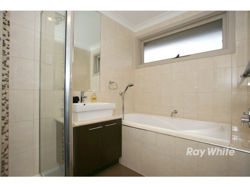 5 Eddington Place, Endeavour Hills VIC 3802