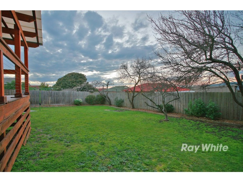 5 Eddington Place, Endeavour Hills VIC 3802