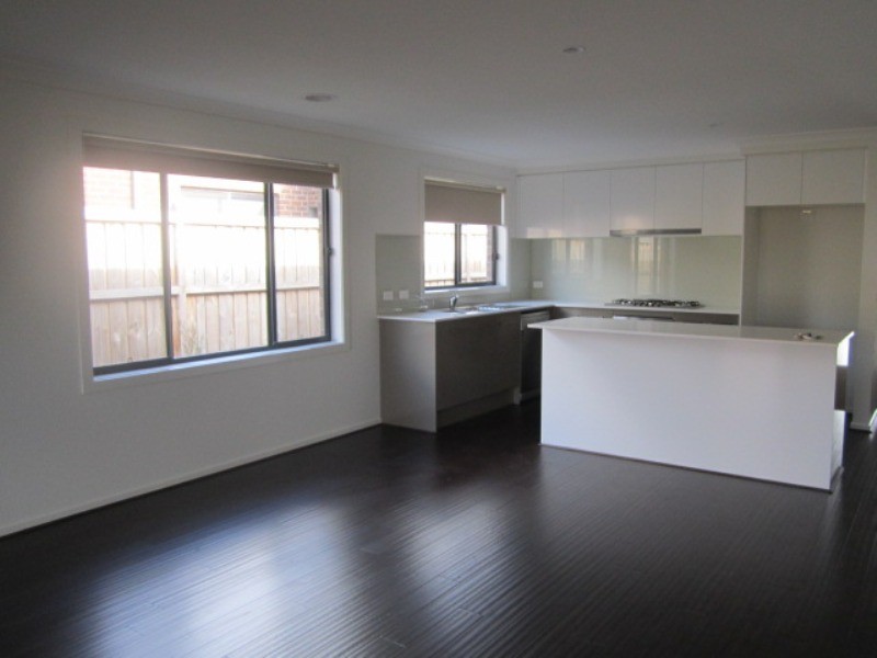 6 Hill Farm Drive, Clyde VIC 3978