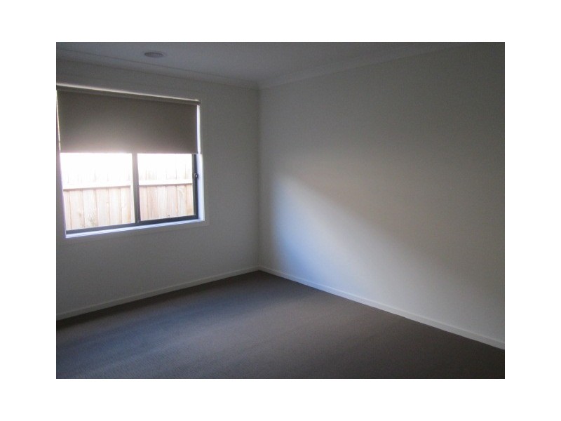 6 Hill Farm Drive, Clyde VIC 3978