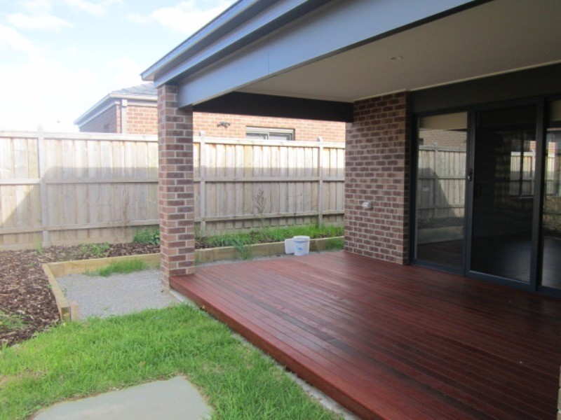 6 Hill Farm Drive, Clyde VIC 3978