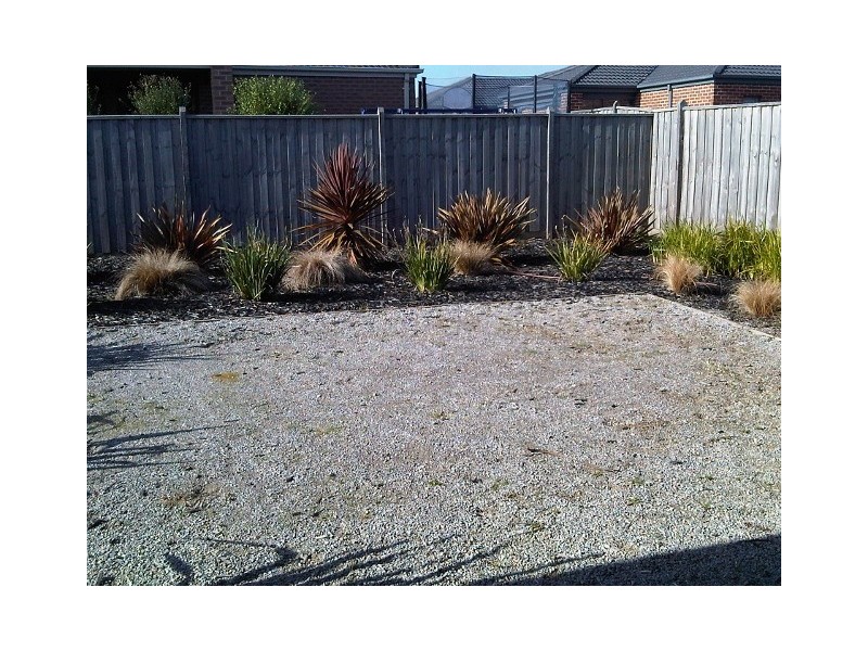 4 Westmoreland Avenue, Cranbourne North VIC 3977