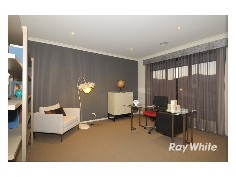 21 John Russell Road, Cranbourne West VIC 3977