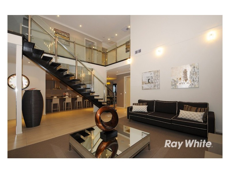 21 John Russell Road, Cranbourne West VIC 3977