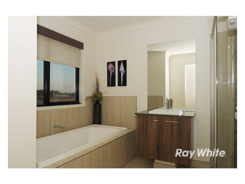 21 John Russell Road, Cranbourne West VIC 3977