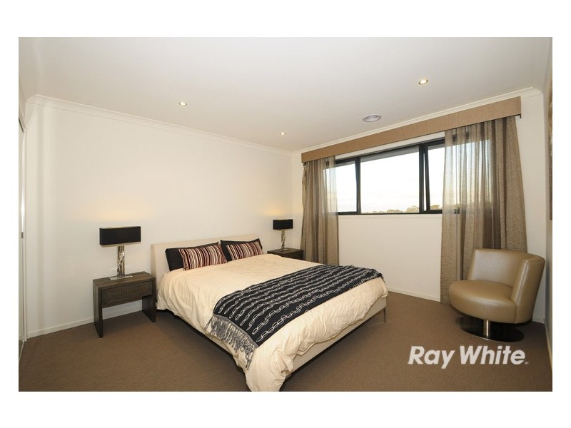 21 John Russell Road, Cranbourne West VIC 3977