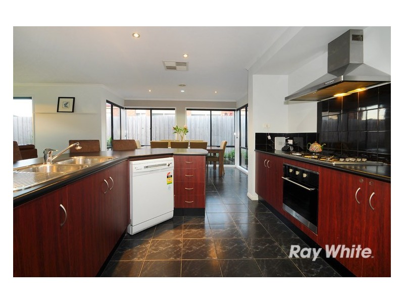 40 Silver Creek Drive, Lynbrook VIC 3975