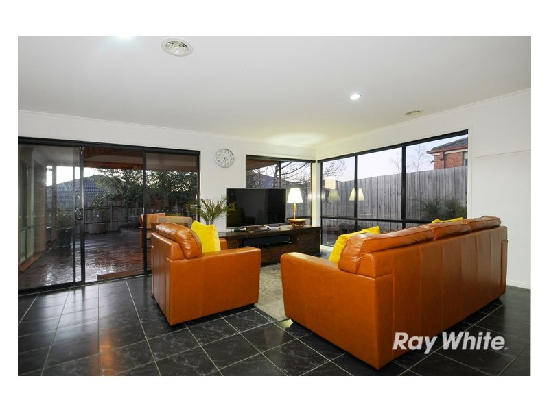 40 Silver Creek Drive, Lynbrook VIC 3975