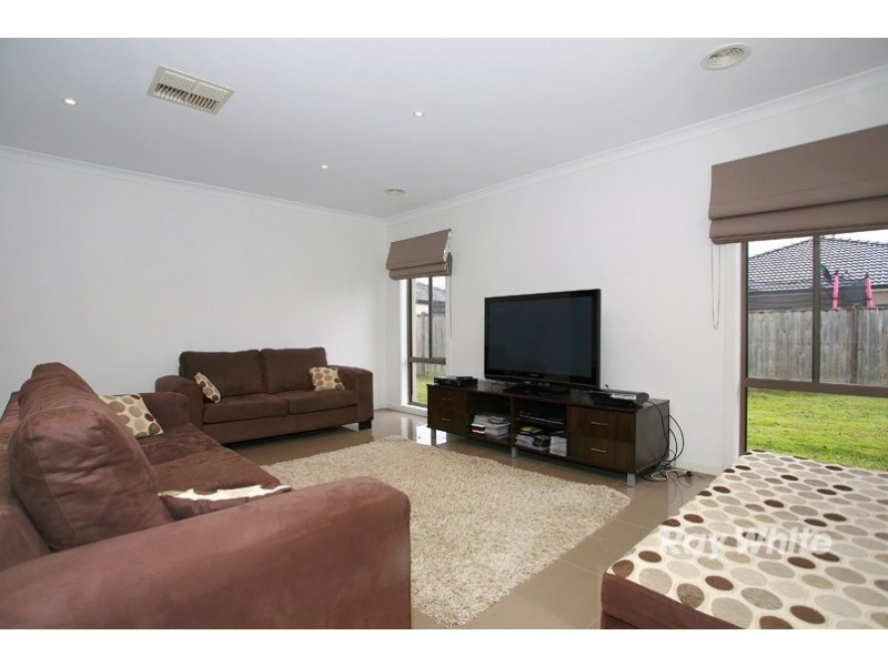 18 Hyperno Way, Sandhurst VIC 3977