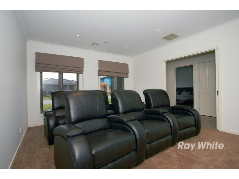 18 Hyperno Way, Sandhurst VIC 3977