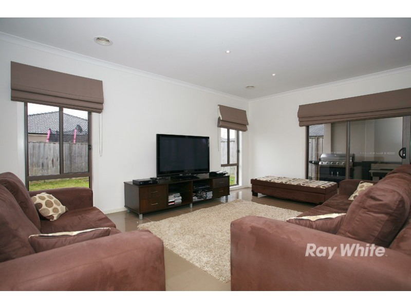 18 Hyperno Way, Sandhurst VIC 3977