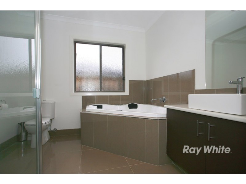 18 Hyperno Way, Sandhurst VIC 3977