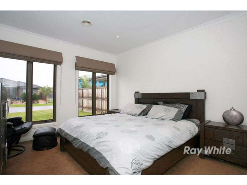 18 Hyperno Way, Sandhurst VIC 3977