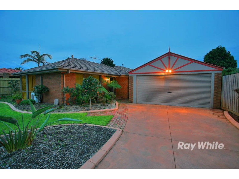 9 Hoop Pine Court, Cranbourne North VIC 3977