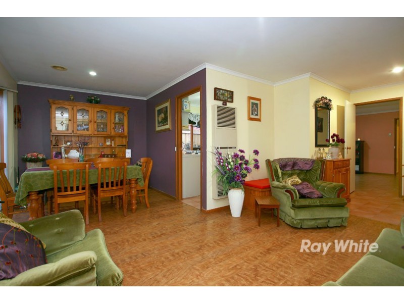 9 Hoop Pine Court, Cranbourne North VIC 3977