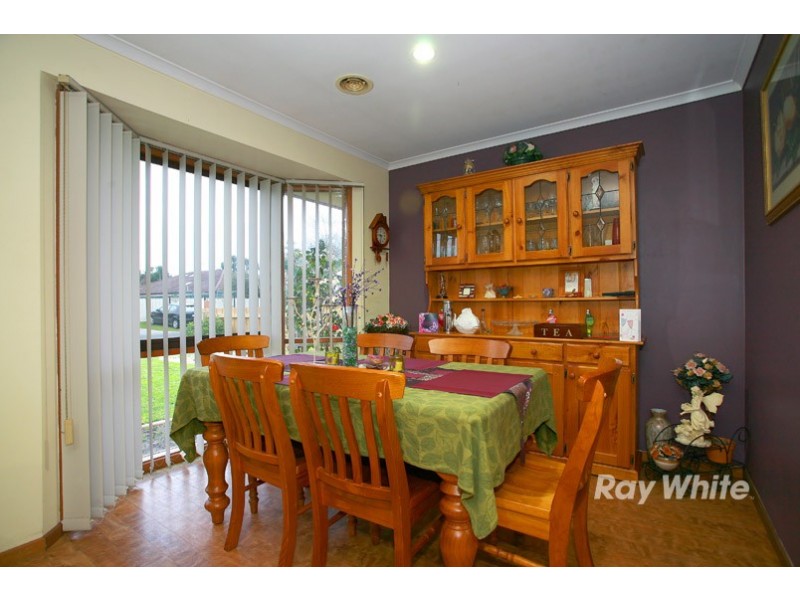 9 Hoop Pine Court, Cranbourne North VIC 3977