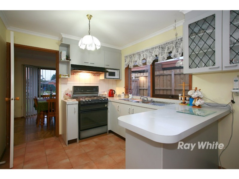 9 Hoop Pine Court, Cranbourne North VIC 3977